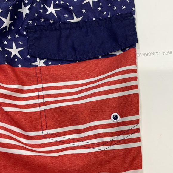 Lucky brand large 14/16 American flag swim trunks - Picture 3 of 3